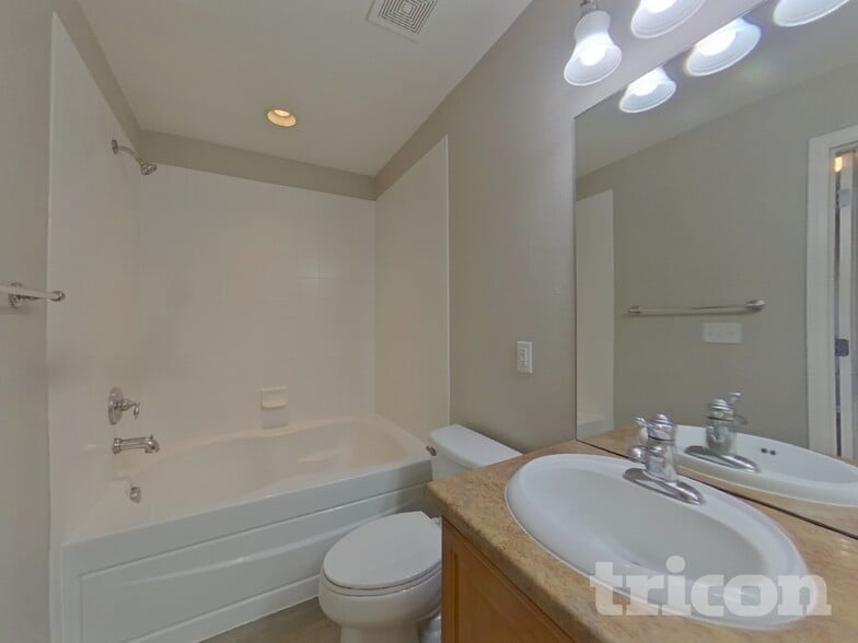 Building Photo - 968 Burning Bush Point