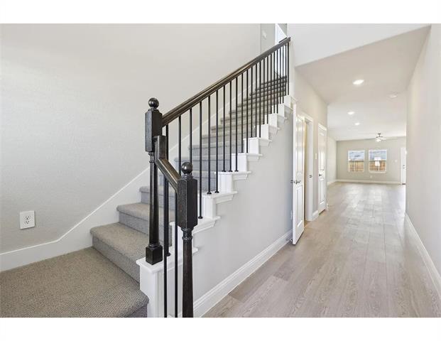 Building Photo - 707 Hemingway Ln