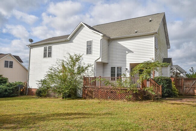 Building Photo - 144 Vail Ct