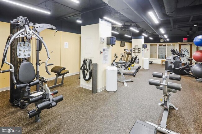 Building Photo - 5500 Holmes Run Pkwy