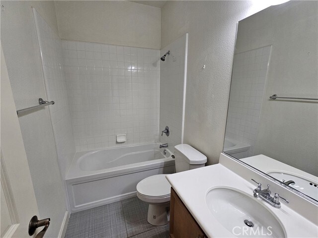 Building Photo - 35 Vantis Dr
