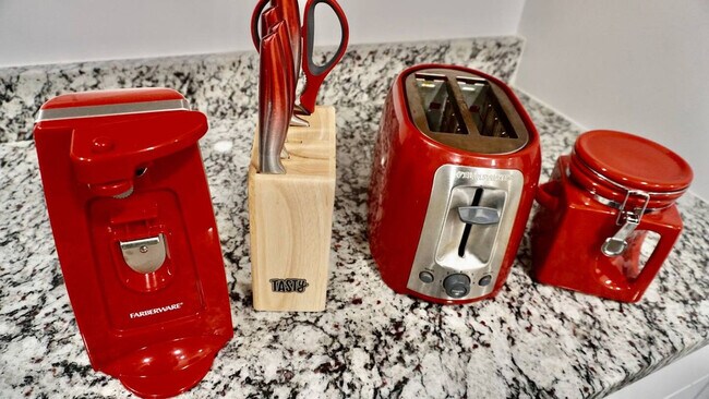 Building Photo - 12067 Lampton View Dr