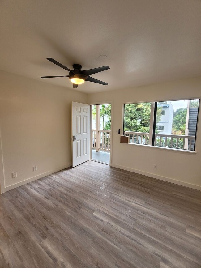 Building Photo - Newly Renovated 2bd 1ba Apartment