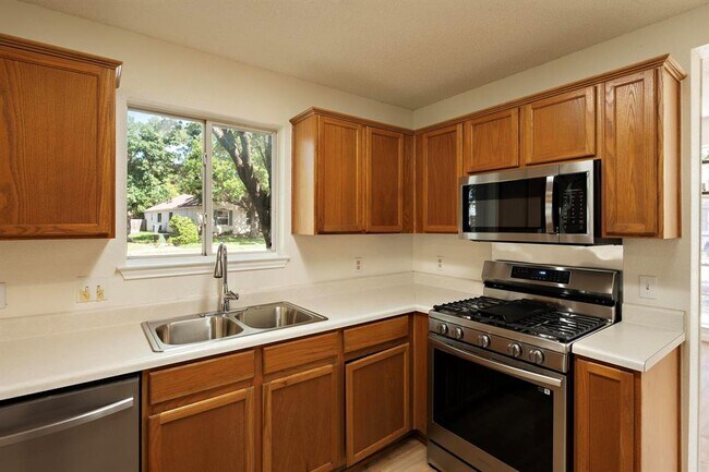 Building Photo - 1201 Marigold Way