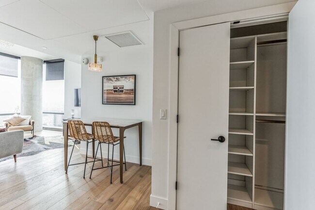 Building Photo - DOWNTOWN AUSTIN CONDO ON RAINEY STREET!! 1 BEDROOM 1 BATH - FULLY FURNISHED