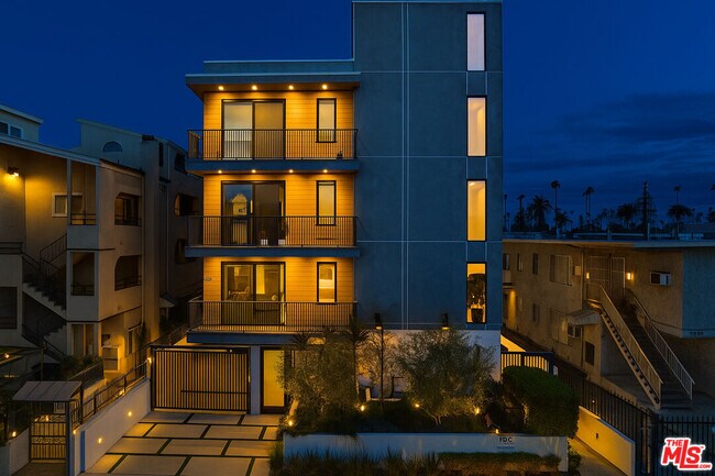 Primary Photo - 5832 Virginia Ave