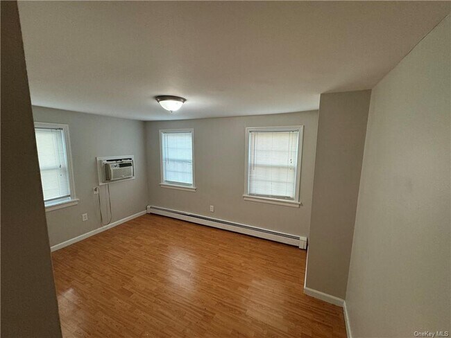 Building Photo - 3 McCafferty Pl