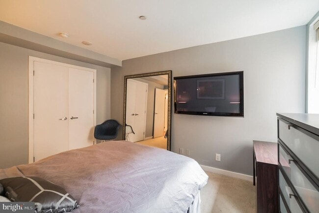 Building Photo - 219-29 S 18th St (Parc Rittenhouse)