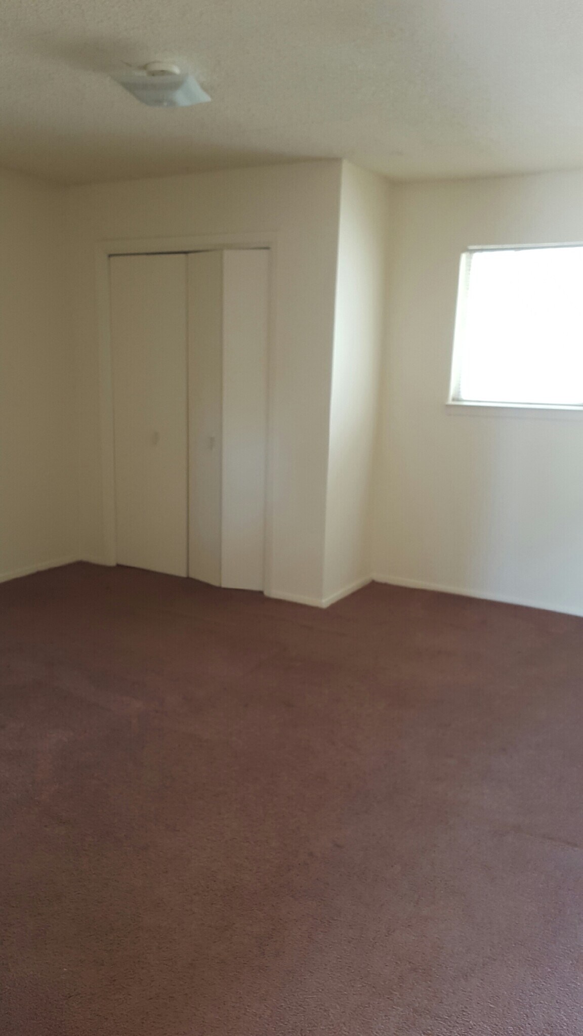 Building Photo - 1725 Sanger Ave