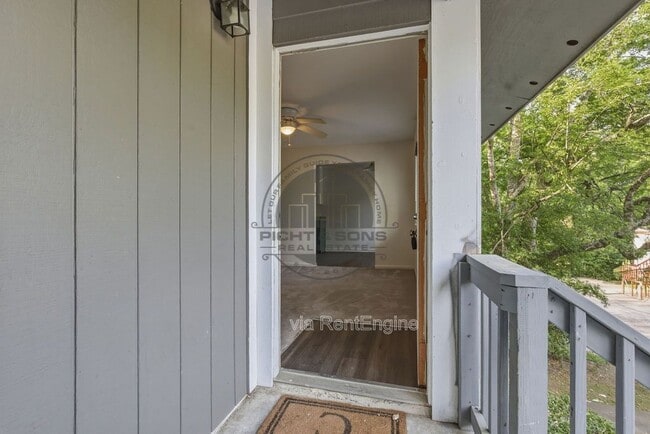 Building Photo - 713 Pointe Ct