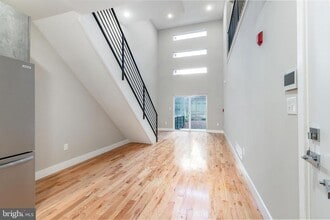 Building Photo - 1331 N 17th St