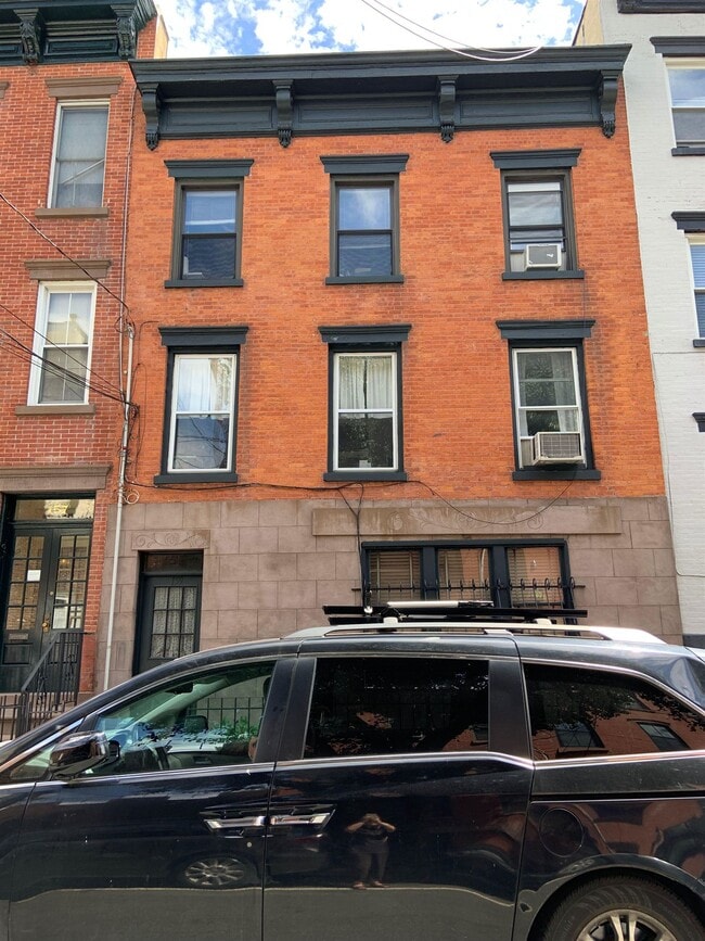 Building Photo - 159 9th St