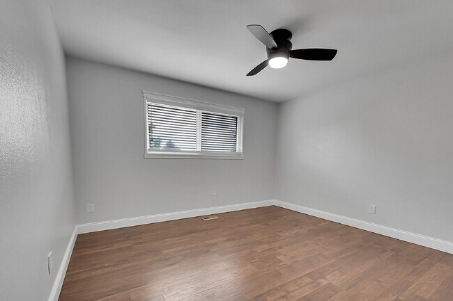 Building Photo - $2,700.00 - 4 Beds, 2 Baths, Single Family...