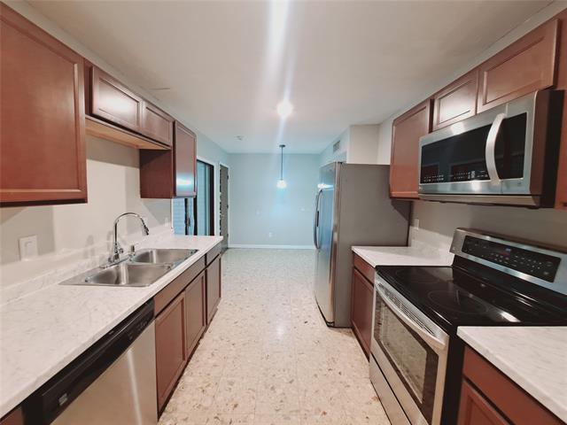 Building Photo - 3726 Red Oak Dr