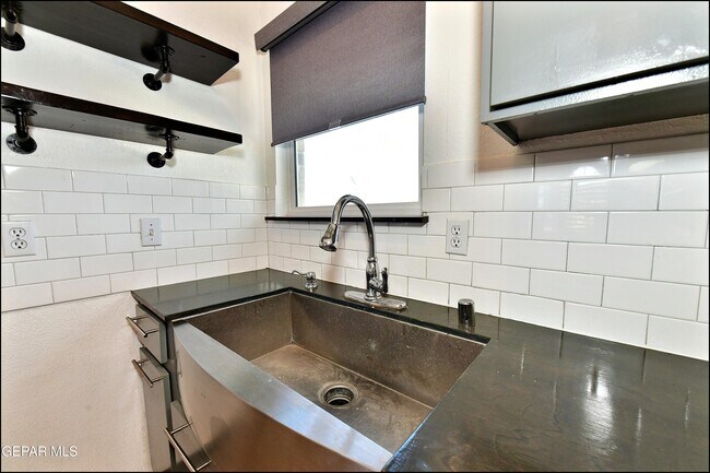 Building Photo - 7249 Imperial Ridge Dr