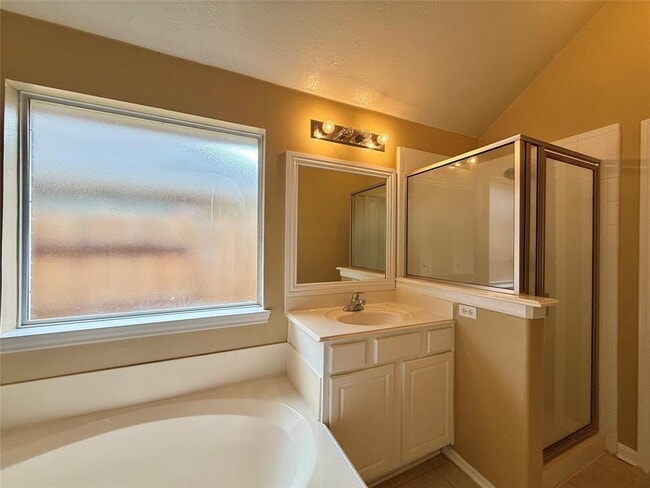 Building Photo - 11115 Creekline Green Ct