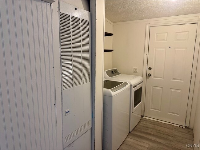 Building Photo - 4943 Forest Ave