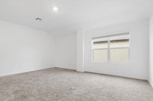 Building Photo - 1205 Sweetspire St