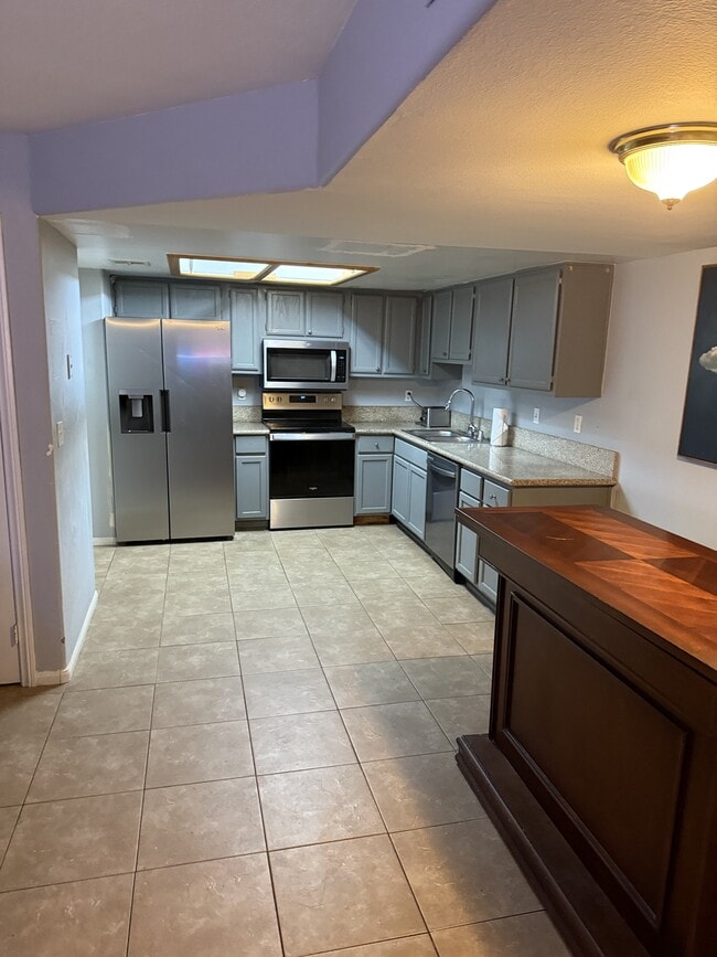 Building Photo - 3455 Erva St