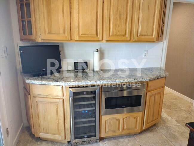 Building Photo - Ideal 3 Br+Den 2 Ba 2 Car Garage Home with Pool Near Loop 202 and Gilbert Rd in Mesa