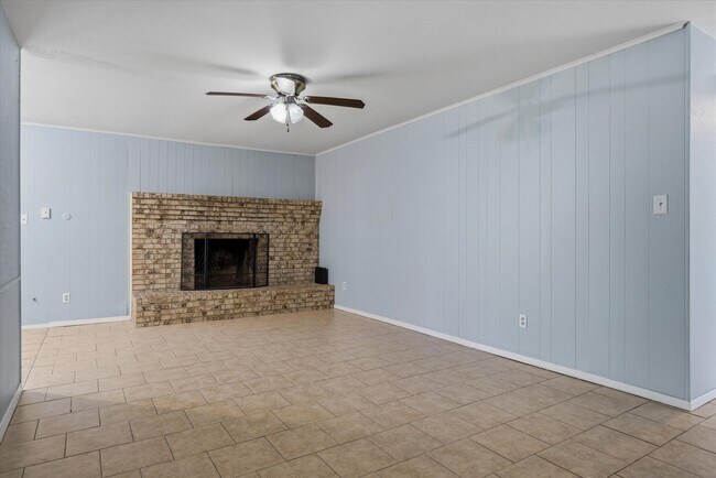 Building Photo - 908 TX-243