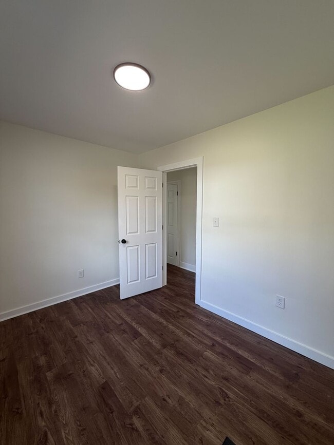 Building Photo - 2 Bed | 2 Bath | Office/Flex Room | 1 Acre Lot | Pickerington Schools