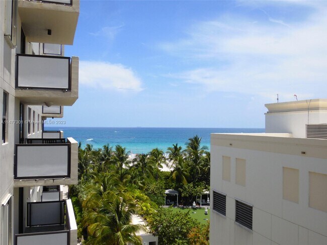 Building Photo - 1623 Collins Ave