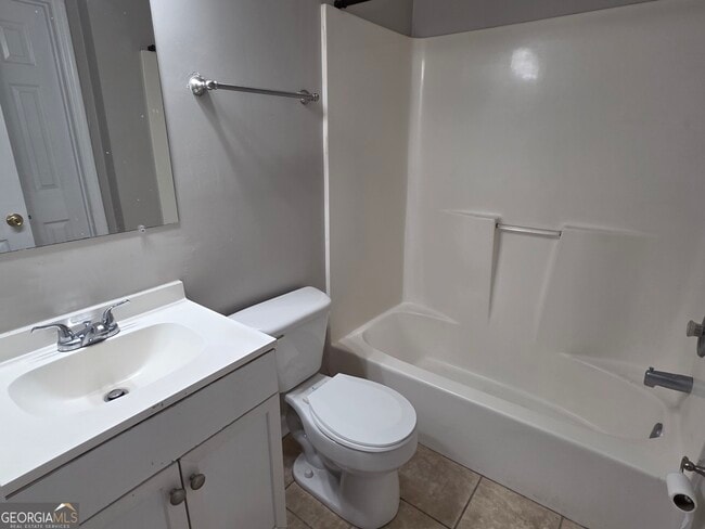 Building Photo - 230 Lanier Dr