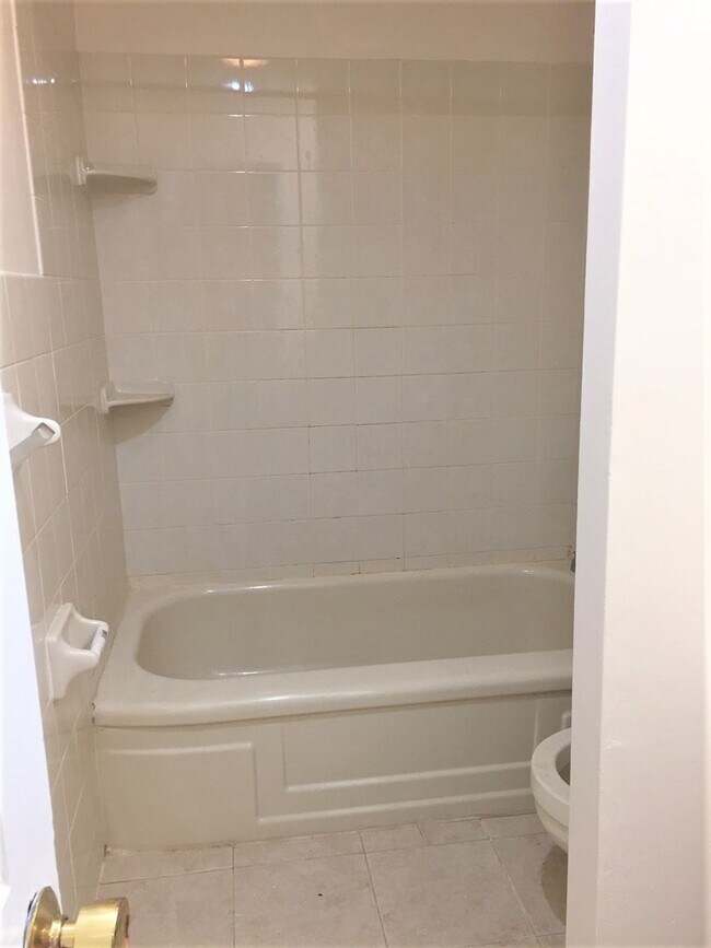 Building Photo - House for Rent in Folcroft