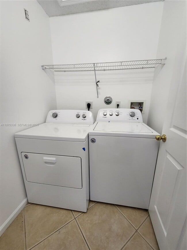 Building Photo - 5085 SW 155th Ave