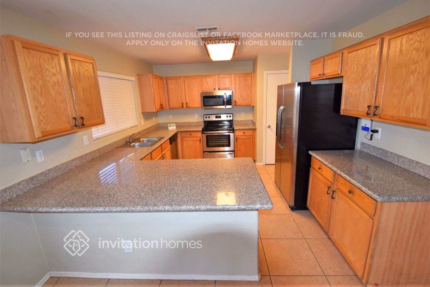 Building Photo - 8134 W Hilton Ave