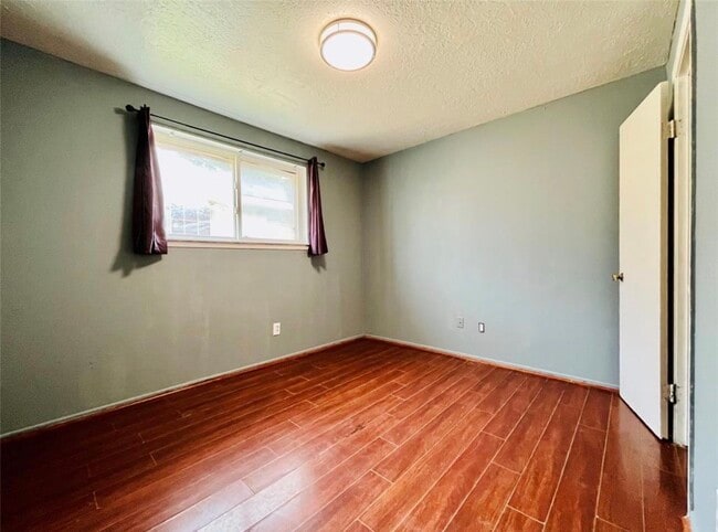 Building Photo - 7303 Shiner Ln