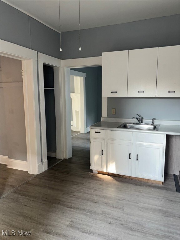 Building Photo - 1390 E 109th St