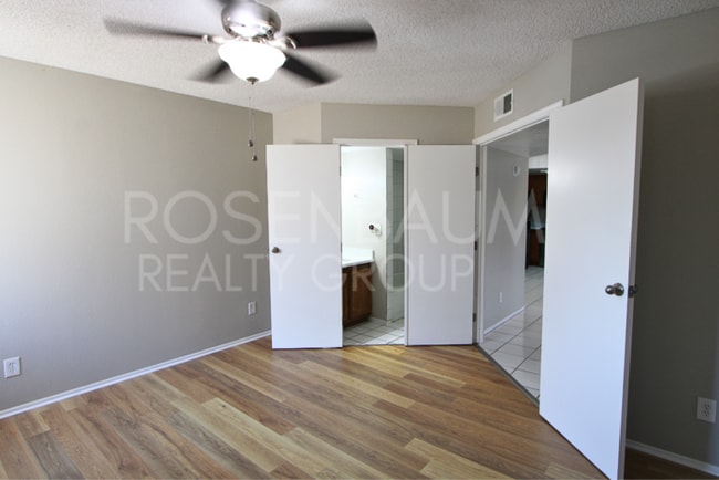 Building Photo - Cute and cozy 2-beds, 2-baths upstairs con...