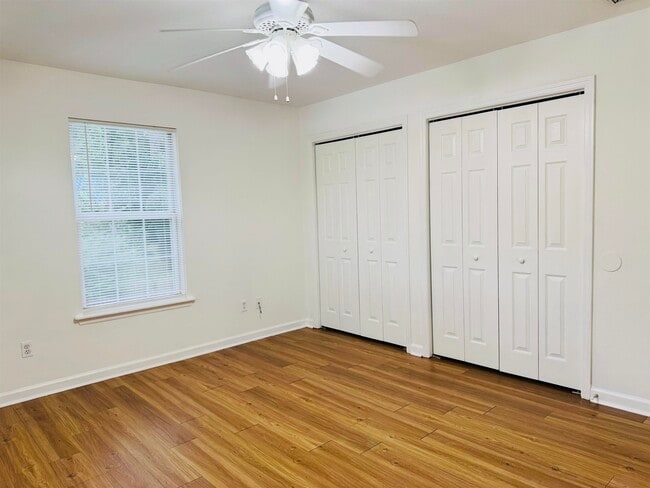 Building Photo - 924 Ashburn Dr