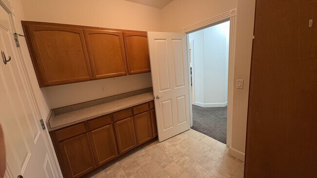 Building Photo - 2 Bed 2 Bath Home