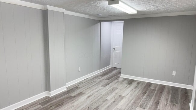 Building Photo - 904 Charleston Way Dr