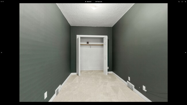 Building Photo - Beautiful 2-Bed 2-Bath Unit in St. Paul - Available Now!