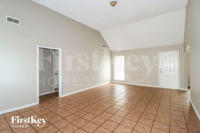 Building Photo - 6731 Valley Bend Dr