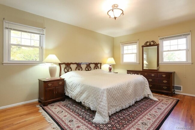 Building Photo - 7 Susan Ct