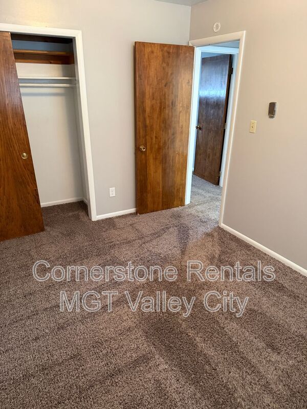 Building Photo - 807 3rd St SW