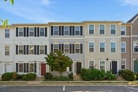 Building Photo - 46030 Bayswater Terrace