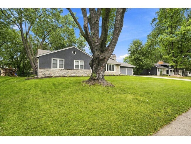 Building Photo - 4424 W 70th St
