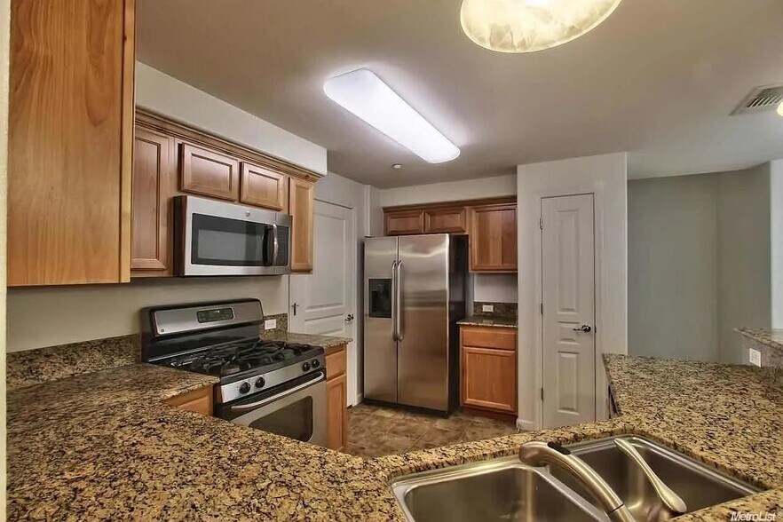 Building Photo - 9621 Coney Island Cir