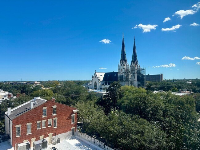 Building Photo - 1 BED | 1 BATH | DRAYTON TOWER | ALL UTILITIES INCLUDED