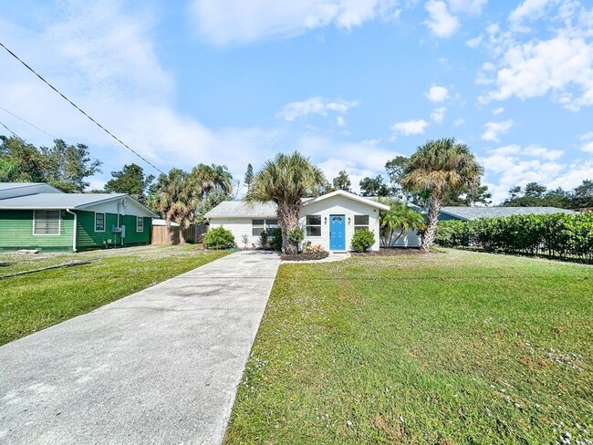 Building Photo - Deposit-Free Living! Stunning Sarasota Home with Pool – Minutes from Siesta Key Beach!