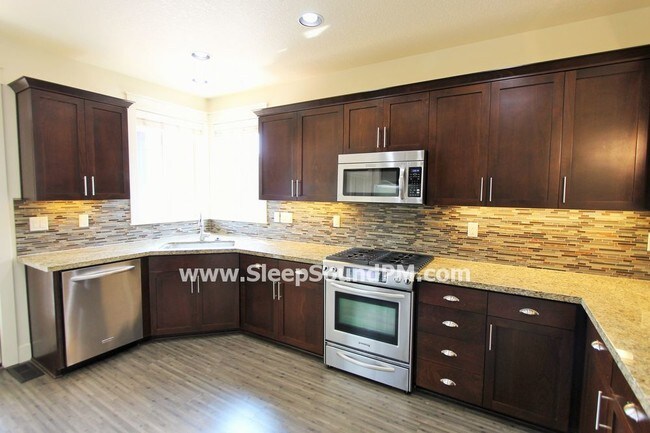 Building Photo - 16298 NW Rosetta St