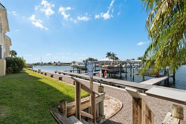 Building Photo - 6420 Sunset Bay Cir