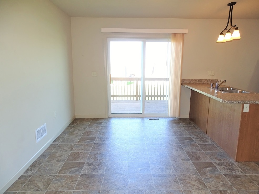 Building Photo - 450 Marlene Way
