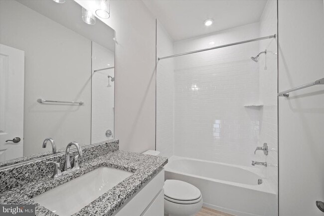 Building Photo - 1051 Venifena Terrace SE